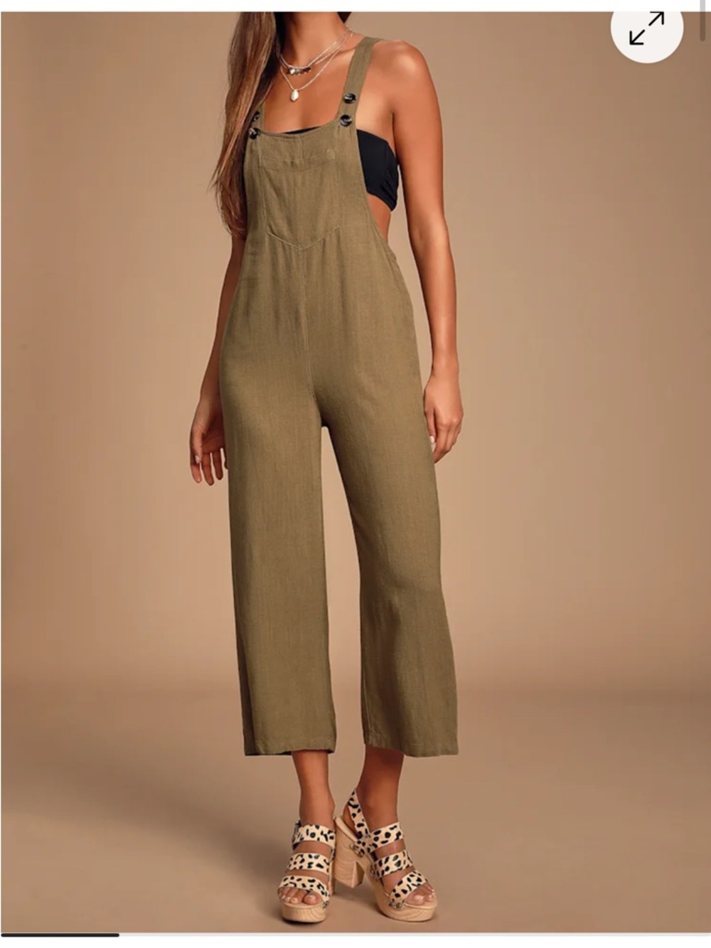 Lulu’s Torrey Wide Leg Olive Green Overalls, small.